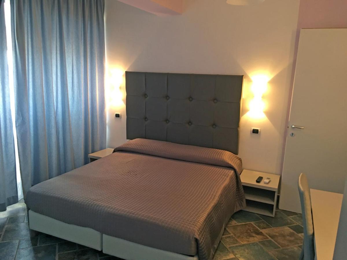 Bb Oasis Panzió Scilla Kültér fotó